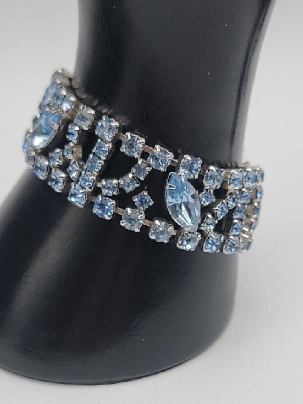 BY Gale Blue Crystal Tennis Bracelet 1980s High Quality Collectors Vintage 7"